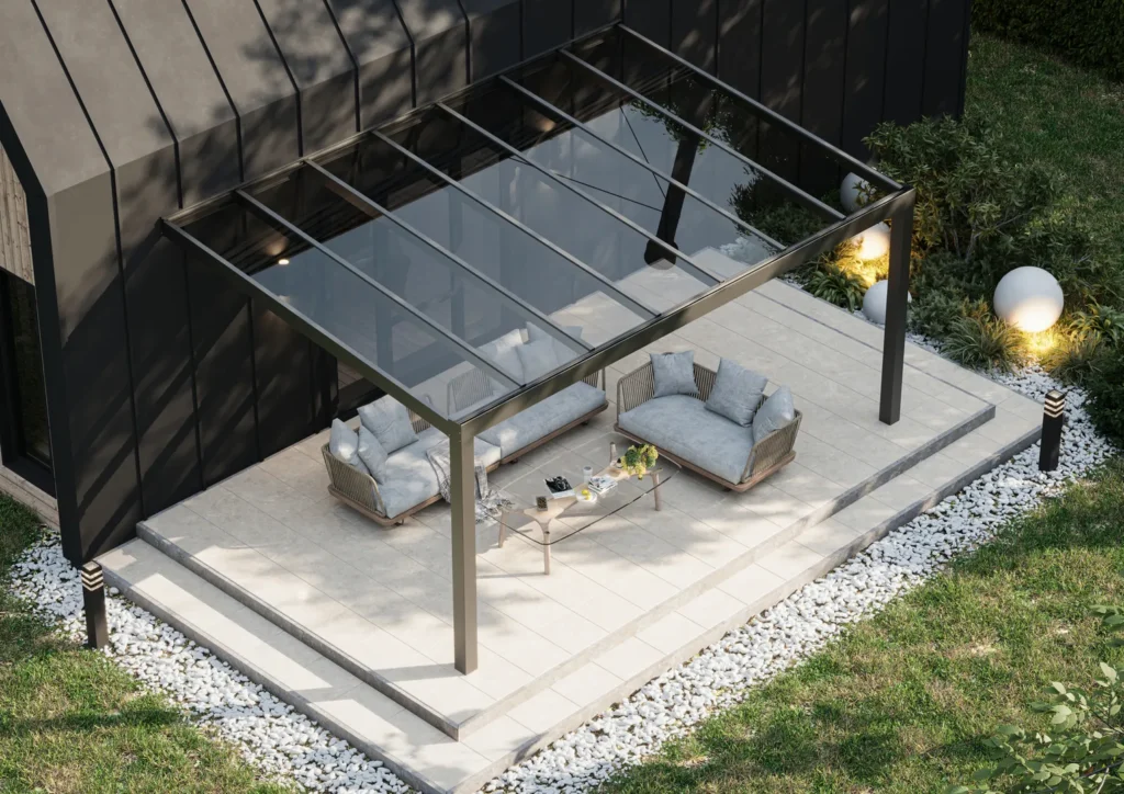 Veranda met glazen schuifwanden